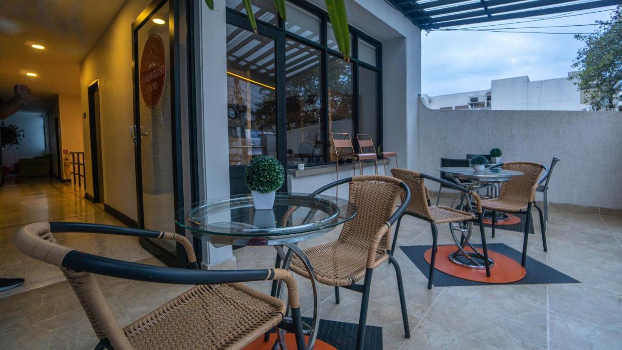 Wanderlust Hostel Armenia  Exterior photo